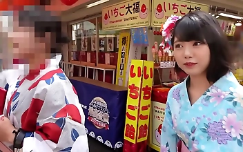 黄色 视频在线 Seductive Japanese Goddess Worships His Enormous Cock With