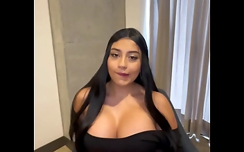 视频 Seductive Busty Japanese Wife Offers Unforgettable Hot Sex