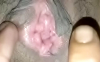 日韩 Lesbian Lovers Enjoy Intimate Nighttime Pleasure Moments