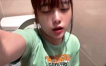 中国 Sensual Temptress Delights Him With Oral Pleasure Indoors