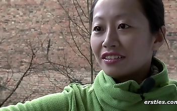 中国 Skillful Japanese Beauty Gobbles Thick Manhood With Ease