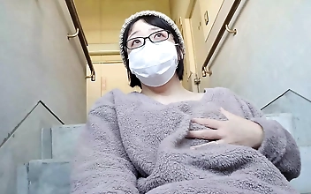 黑人 Thirsty Beauties Dive Into Steamy Threesome, Craving Every