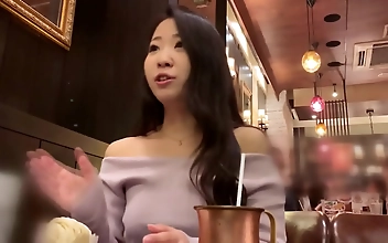 伦理 She Desires His Massive Cock Thrusting Deep Inside