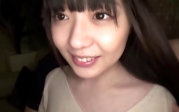呻吟 Seductive Beauty Reveals Her Stunning Body in Perfect