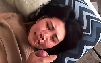 在线 Passionate Asian Goddess Enjoys Intense Multi-Man Encounter
