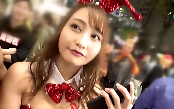 大片 Yayoi's Curvy Night-Passionate Kisses & Wild Adventures Await!