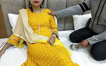 蜜臀 Secretly Captured-Mom's Intimate Moments Unveiled by Curious Son