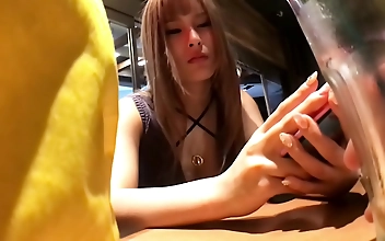 看 极品少妇 Excited Housewife Drops Game For A Hot Midnight
